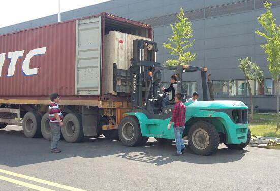 宜兴市陶瓷厂出货，哪里有叉车出租帮忙装车？